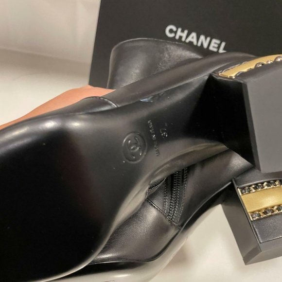 CHANEL 20B Lambskin Leather CC Logo Chain Metal Heels Ankle Booties Boots - Picture 10 of 12